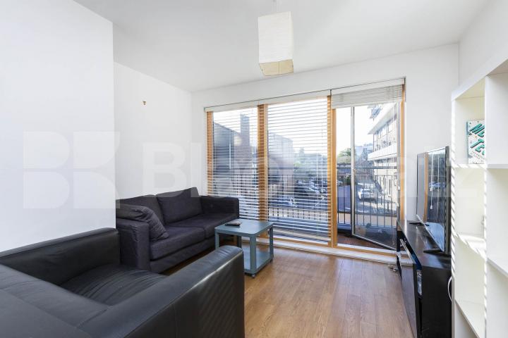 Modern 2 bedroom 2 bathroom property with large balcony  Mildmay Avenue , Newington Green 